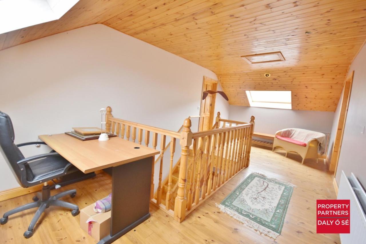 Sheelagh'S Kitchen Guest House Ballyferriter Exterior photo